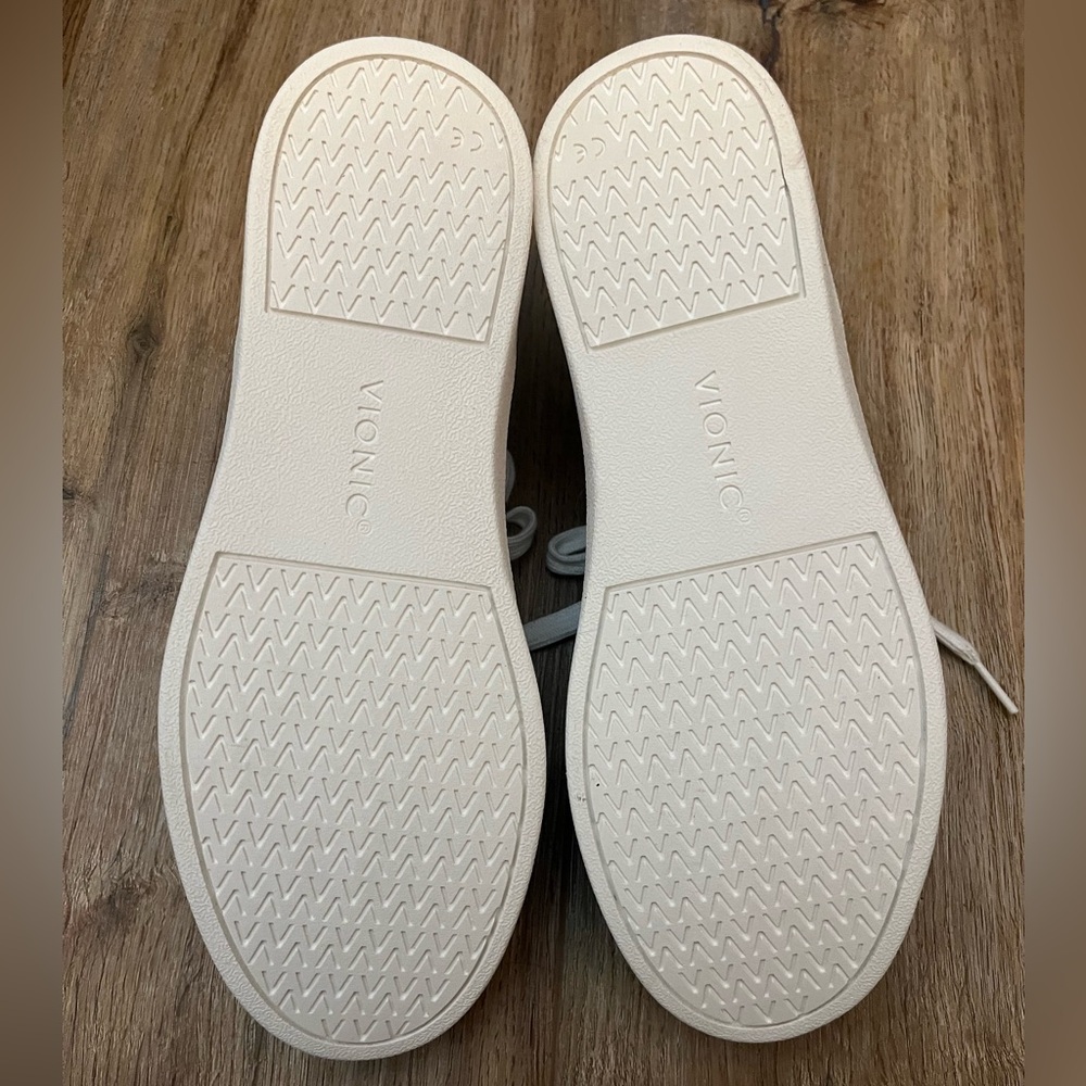 NWOT White/ Grey/ Lime Vionic Lace-Up Sneaker - Picture 3 of 4